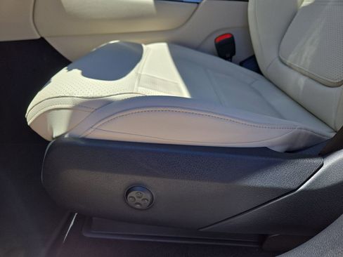 New 2025 Mercedes-Benz GLC 300 4MATIC image 17