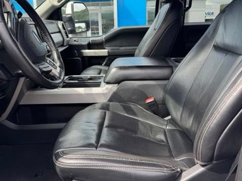 Used 2020 Ford F250 Lariat w/ Lariat Value Package AWD/4WD image 2