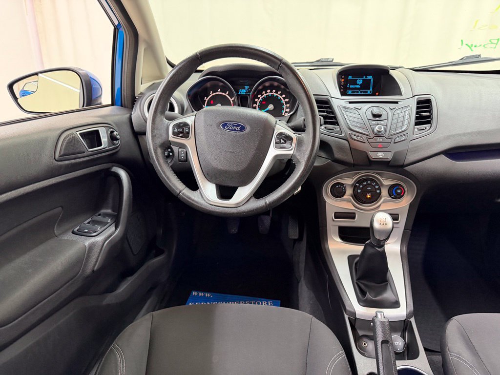 Used 2015 Ford Fiesta SE FWD image 28