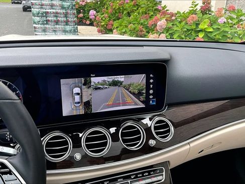 Used 2022 Mercedes-Benz E 350 4MATIC Sedan w/ Driver Assistance Package image 23