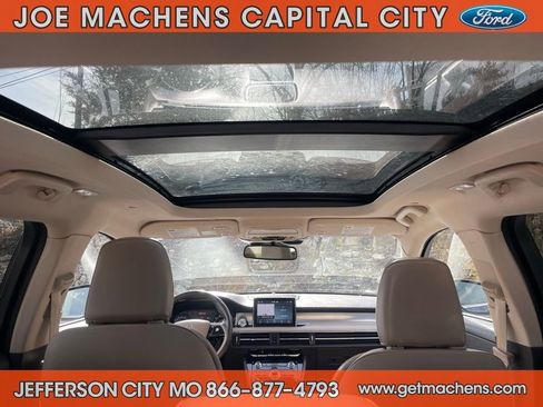 Used 2022 Lincoln Corsair AWD w/ Premium Package image 13