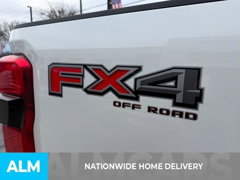 Used 2024 Ford F350 Lariat w/ Lariat Ultimate Package image 5