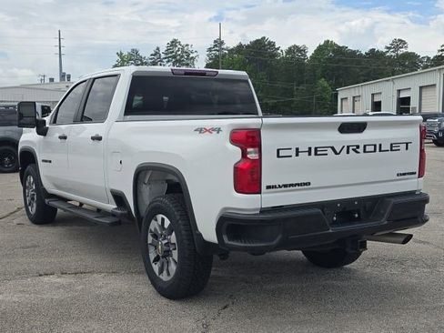 Used 2024 Chevrolet Silverado 2500 Custom w/ Custom Convenience Package AWD/4WD image 3