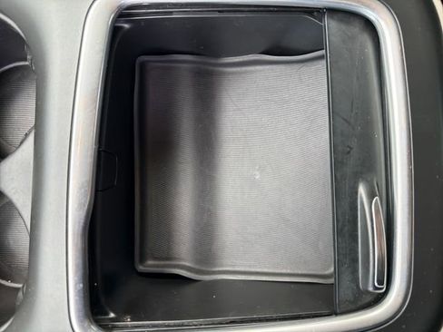 Used 2023 Chrysler Pacifica Touring-L FWD image 25