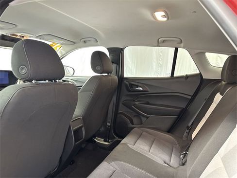 Certified 2025 Chevrolet Trax LS image 13