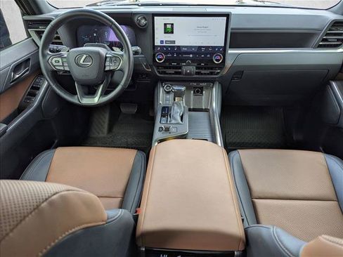 Used 2024 Lexus GX 550 w/ Accessory Package (2T) AWD/4WD image 18