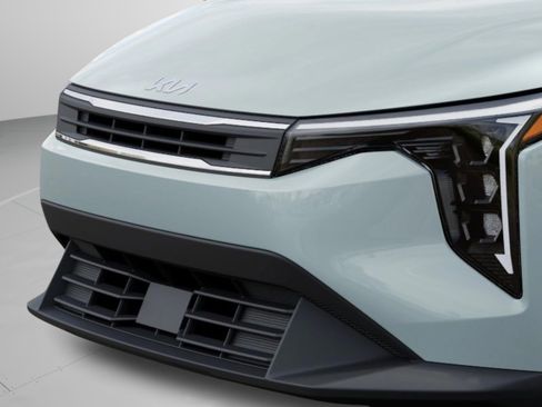 New 2026 Kia K4 LXS FWD image 13