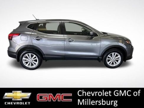Used 2017 Nissan Rogue Sport S w/ S Appearance Package AWD/4WD image 2