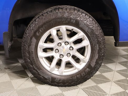 Used 2024 Chevrolet Silverado 1500 LT w/ Safety Package image 18