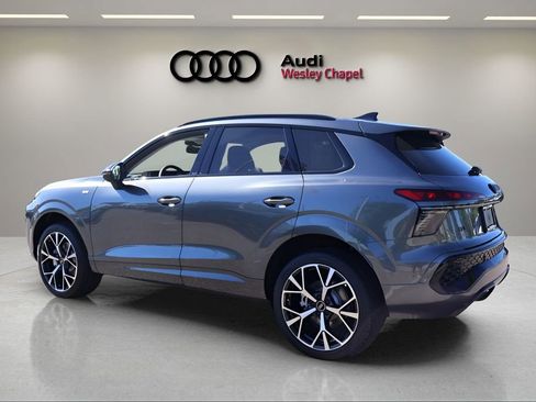 New 2026 Audi Q3 quattro 2.0T AWD/4WD image 3