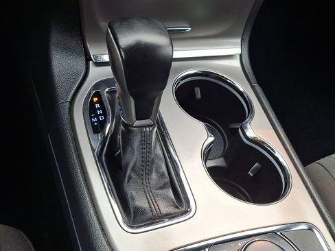 Used 2020 Jeep Grand Cherokee Laredo AWD/4WD image 14