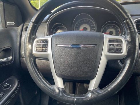 Used 2011 Chrysler 200 Limited image 28