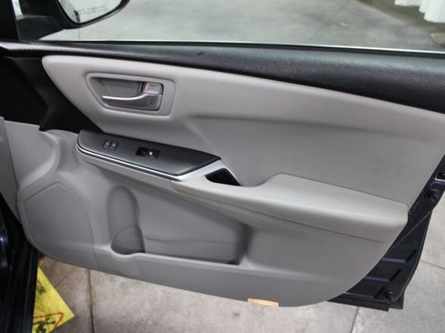 Used 2017 Toyota Camry LE image 22