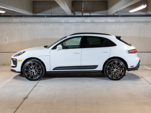 Certified 2026 Porsche Macan AWD/4WD image 2