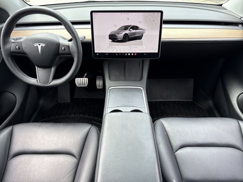 Used 2022 Tesla Model Y Performance AWD/4WD image 2