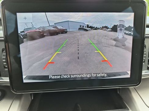 Used 2021 Ford Explorer XLT w/ Equipment Group 202A AWD/4WD image 14