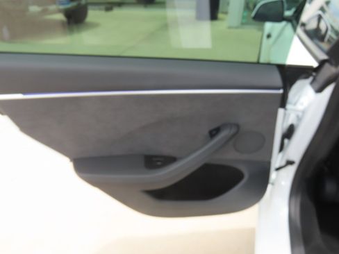 Used 2025 Tesla Model 3 Performance AWD/4WD image 18