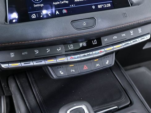 Used 2019 Cadillac XT4 Sport w/ Cold Weather Package FWD image 18