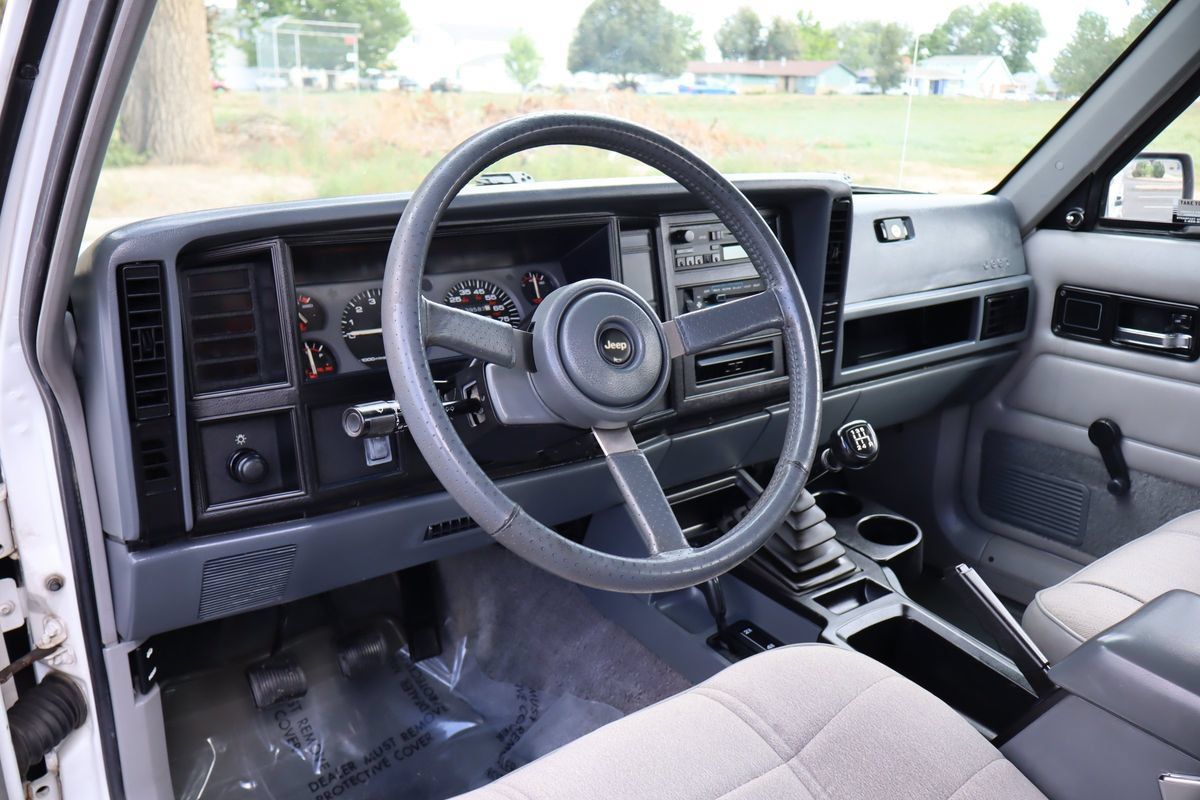 Used 1993 Jeep Cherokee Sport AWD/4WD image 15