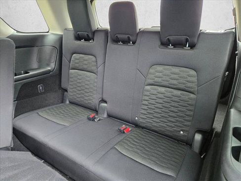 Used 2025 Nissan Pathfinder SV FWD image 19