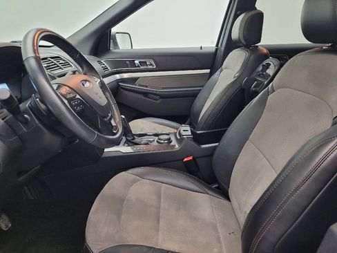 Used 2017 Ford Explorer XLT w/ Equipment Group 202A image 17