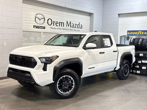 Used 2024 Toyota Tacoma TRD Off-Road w/ TRD Off Road Premium Package AWD/4WD image 1