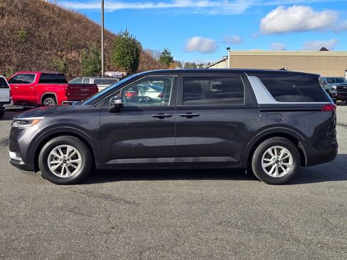 Used 2024 Kia Carnival LX image 16