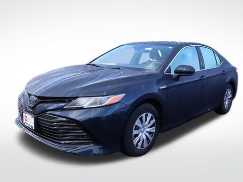 Certified 2020 Toyota Camry LE image 4