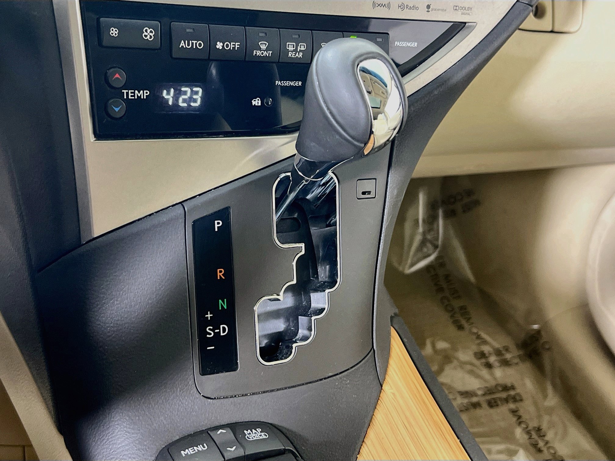 Used 2015 Lexus RX 450h AWD image 17