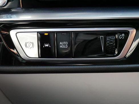 Used 2024 Cadillac Lyriq Sport RWD image 28