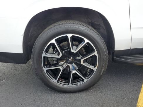 Certified 2024 Chevrolet Suburban RST w/ Luxury Package AWD/4WD image 9