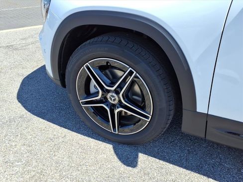 New 2026 Mercedes-Benz GLB 250 4MATIC image 9