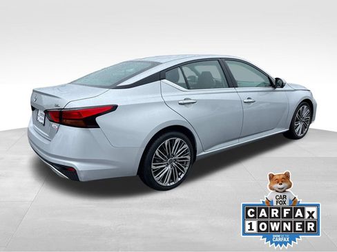 Used 2023 Nissan Altima 2.5 SL image 3