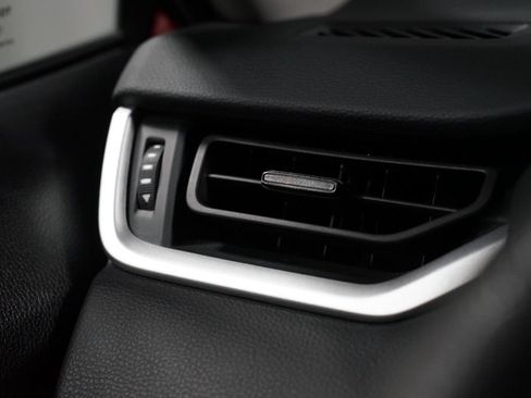 Certified 2025 Toyota RAV4 XLE FWD image 25