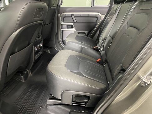 Used 2021 Land Rover Defender 110 S image 28