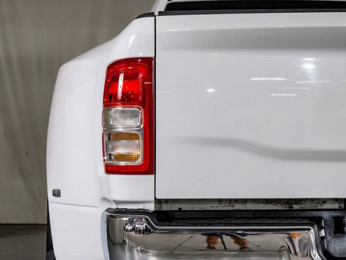 Used 2022 RAM 3500 Tradesman RWD image 31