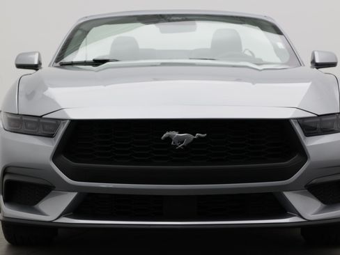 Used 2025 Ford Mustang Premium RWD image 2