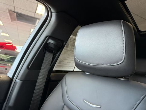 Certified 2022 Cadillac XT5 Premium Luxury w/ LPO, Floor Liner Package image 20