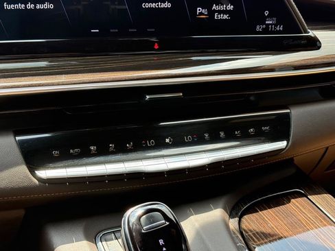 Used 2022 Cadillac Escalade ESV Sport w/ Touring Package AWD/4WD image 25