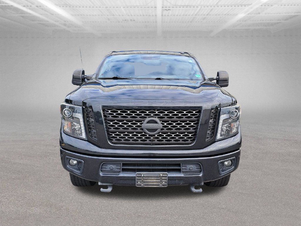 Used 2018 Nissan Titan SV w/ SV Convenience Package AWD/4WD image 2