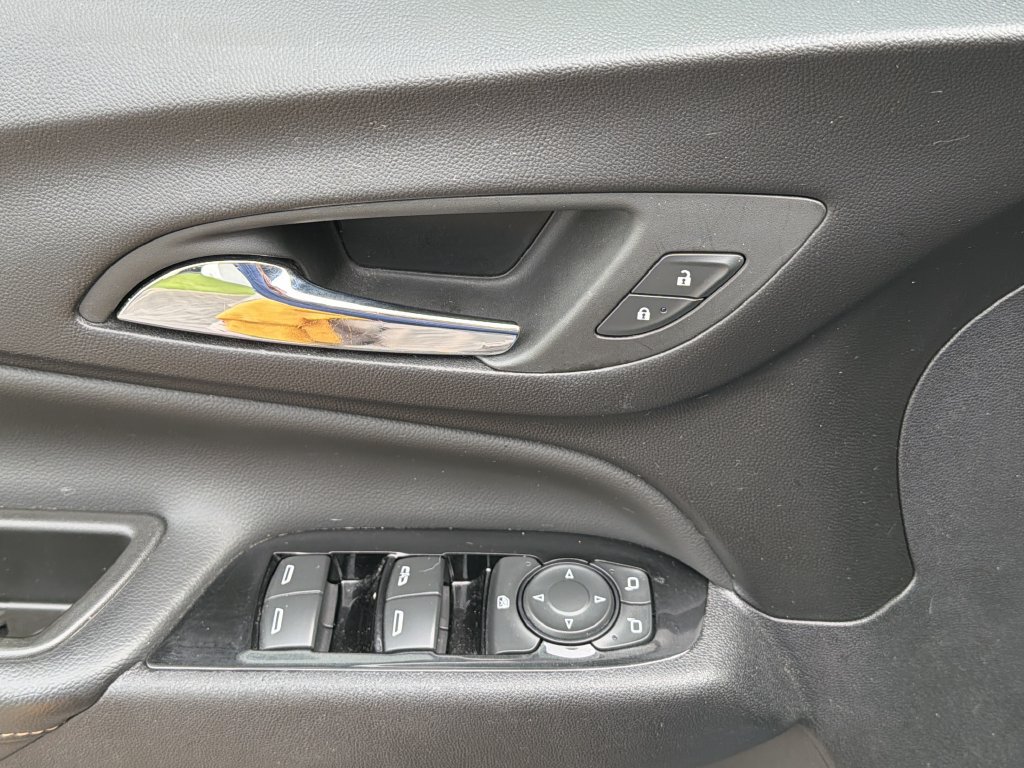 Certified 2024 Chevrolet Equinox Premier w/ LPO, Cargo Package FWD image 19