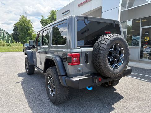 Used 2022 Jeep Wrangler Unlimited Rubicon 4xe w/ Steel Bumper Group AWD/4WD image 9