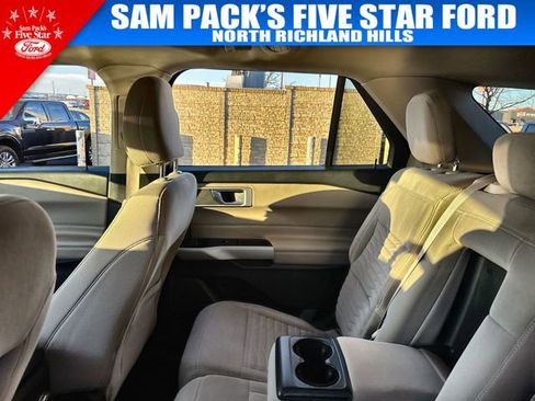 Used 2021 Ford Explorer XLT image 14
