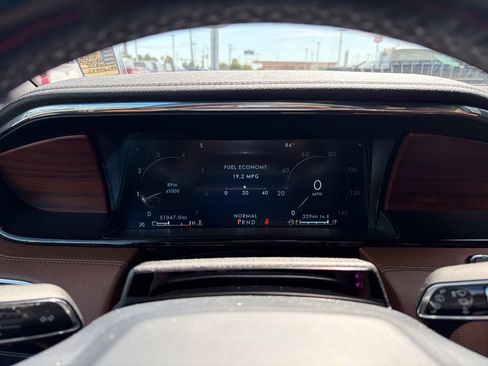 Used 2023 Lincoln Navigator Reserve AWD/4WD image 31