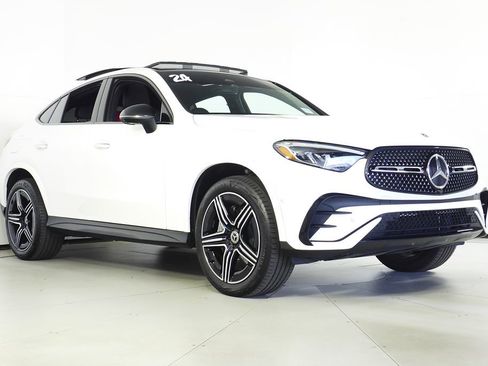 Used 2024 Mercedes-Benz GLC 300 4MATIC image 4