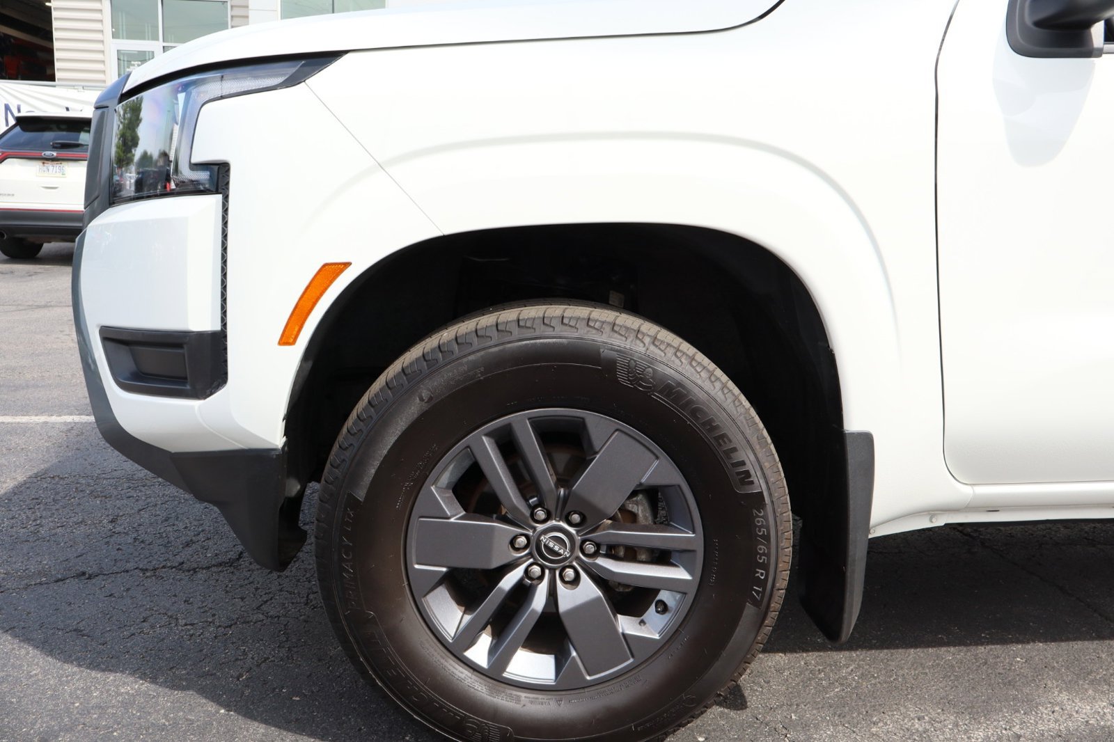 Used 2025 Nissan Frontier SV w/ Tow Package AWD/4WD image 3