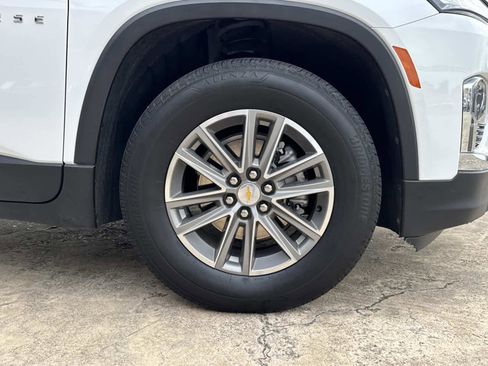 Used 2023 Chevrolet Traverse LT image 16