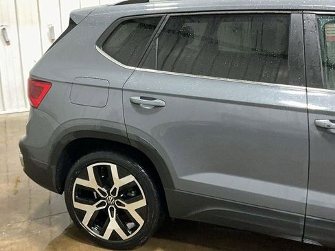 Used 2022 Volkswagen Taos SEL image 5
