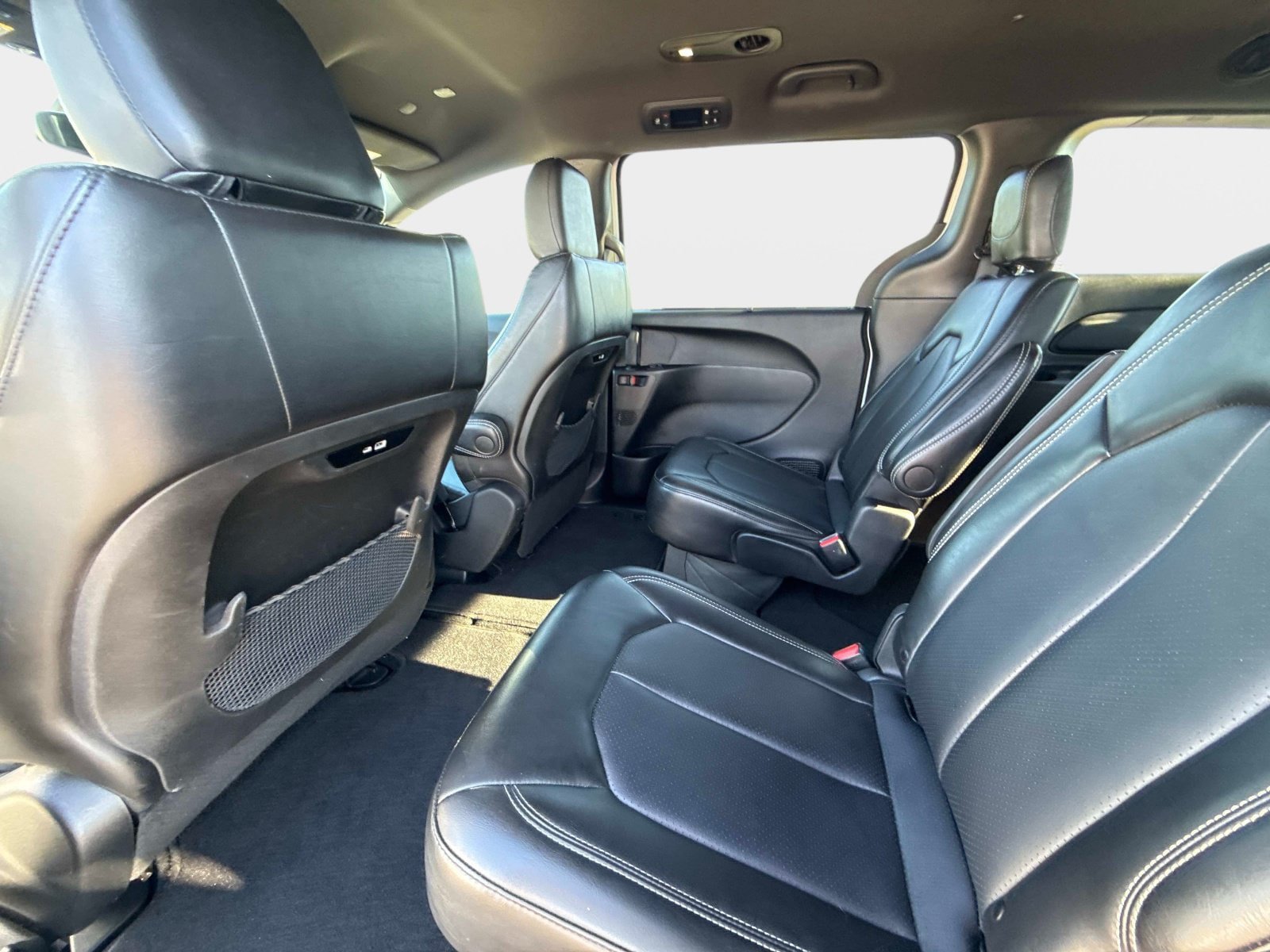 Used 2025 Chrysler Pacifica Select FWD image 17