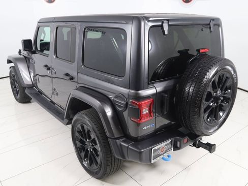 Used 2022 Jeep Wrangler Unlimited Sahara w/ Cold Weather Group image 25